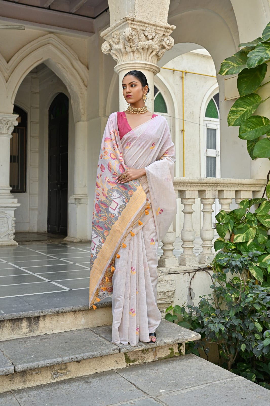Semi Muga Silk Saree - Gold Pichwai
