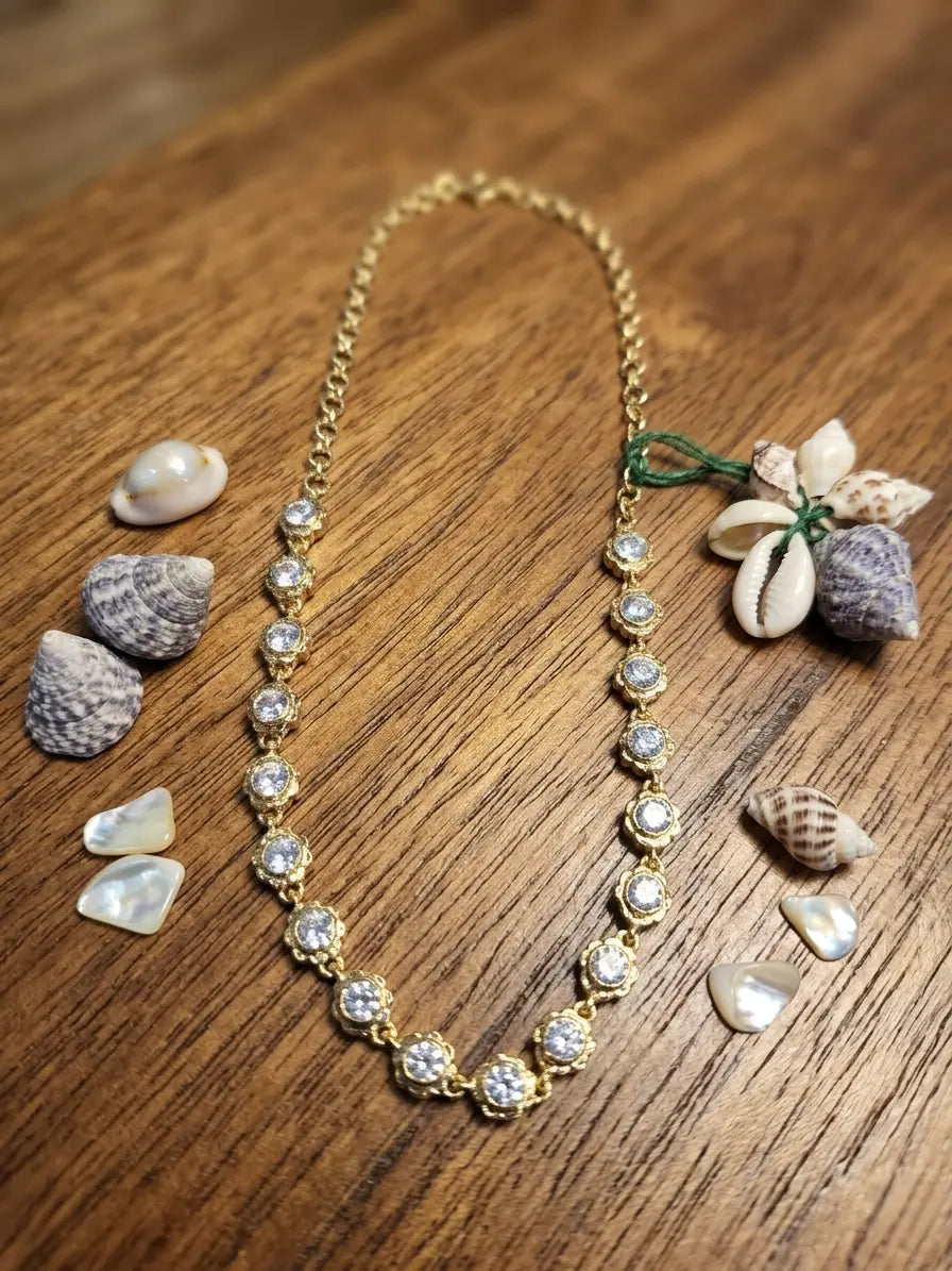 Panchaloham white stud necklace