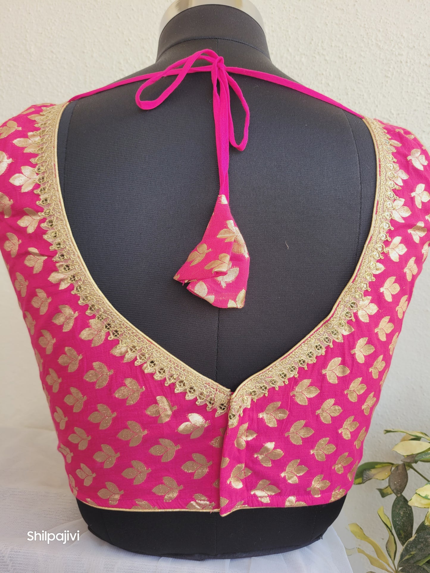Silk Butta sleeveless padded Pink Blouse