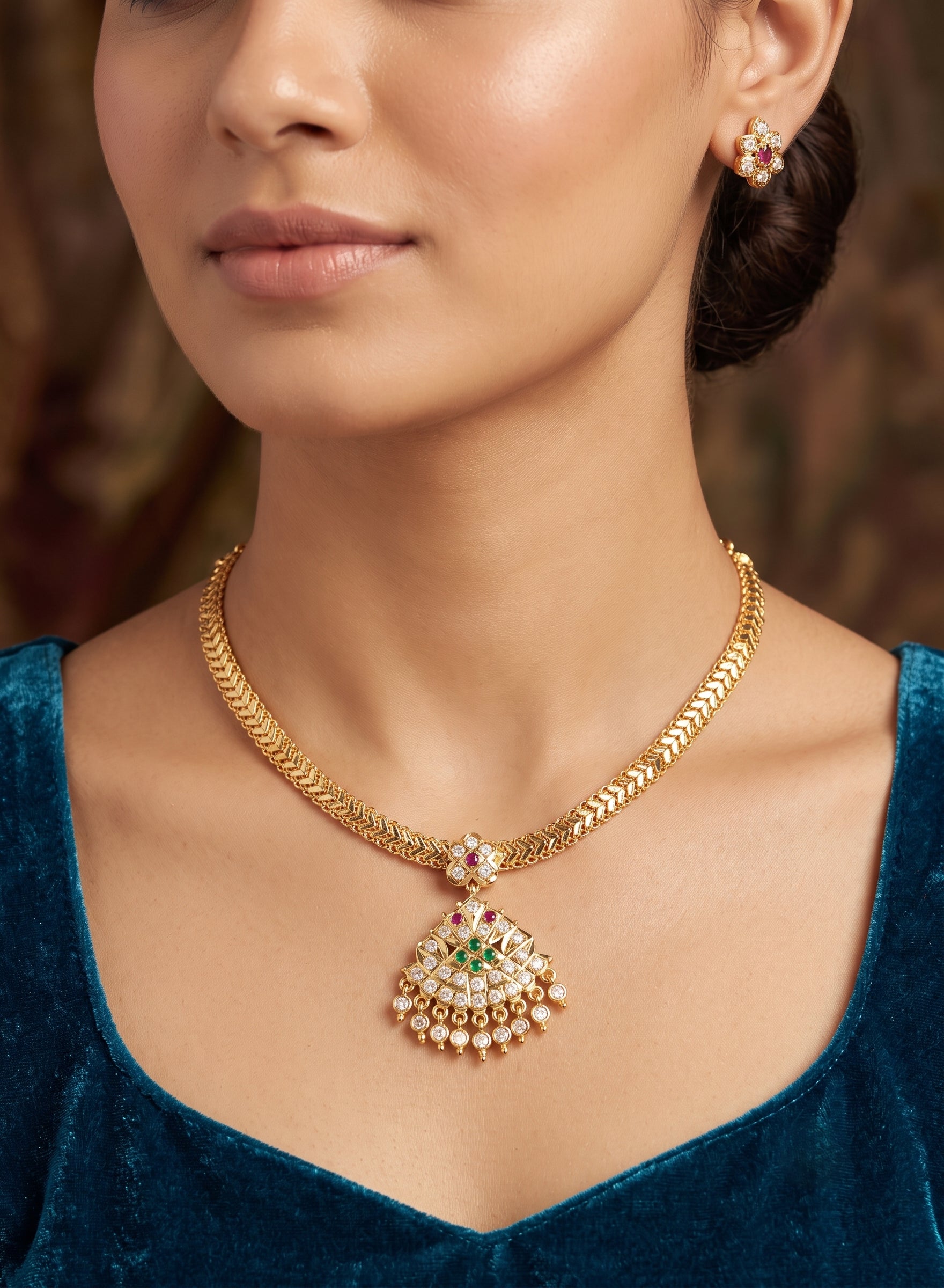 Geometric Fan-Shaped Attigai Necklace