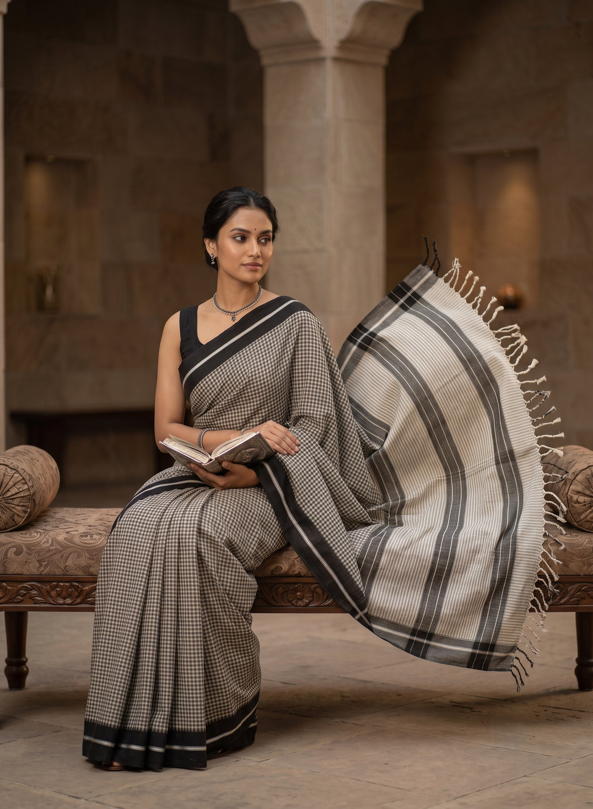 Black Patteda Anchu Handloom Cotton Saree