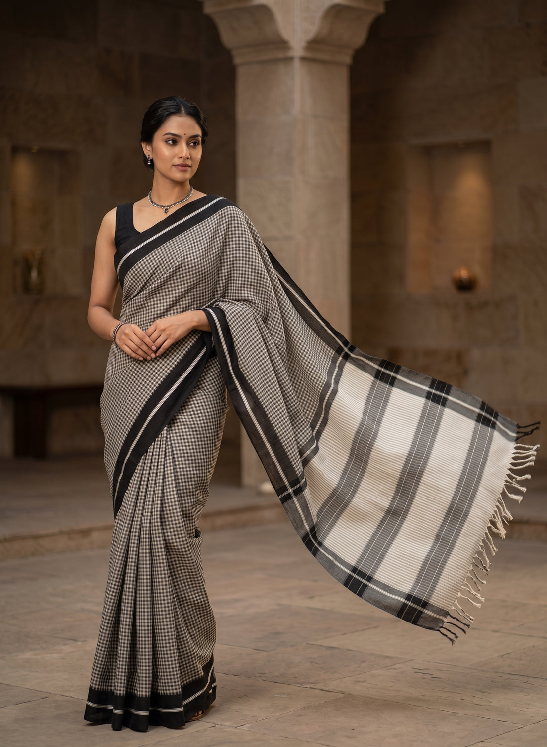 Black Patteda Anchu Handloom Cotton Saree