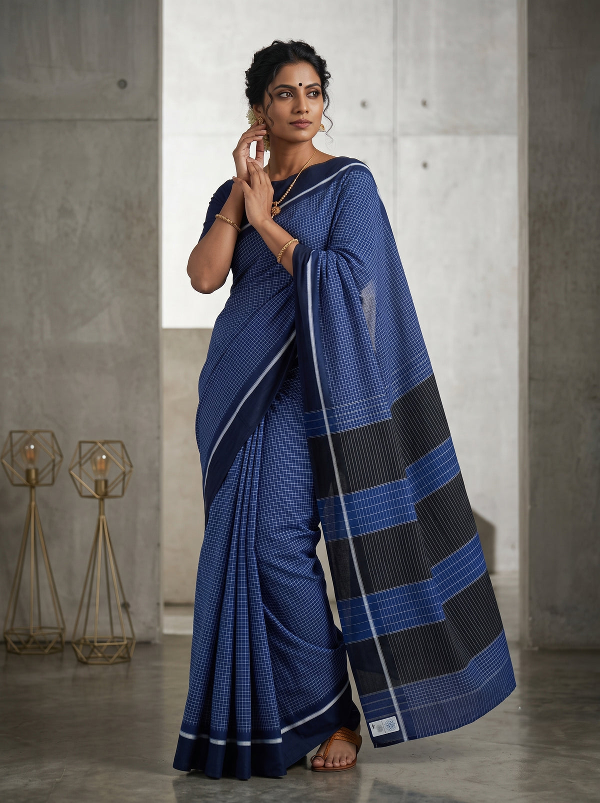 Blue Patteda Anchu Handloom Cotton Saree – Navy Checks with Striped Pallu
