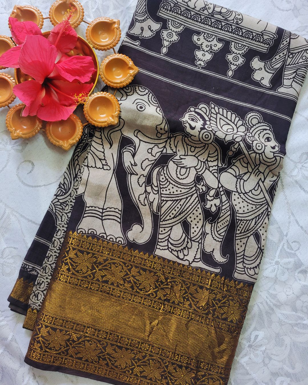 Kalamkari Chennur silk 7 Inch Kanchi border saree - Black Gatha