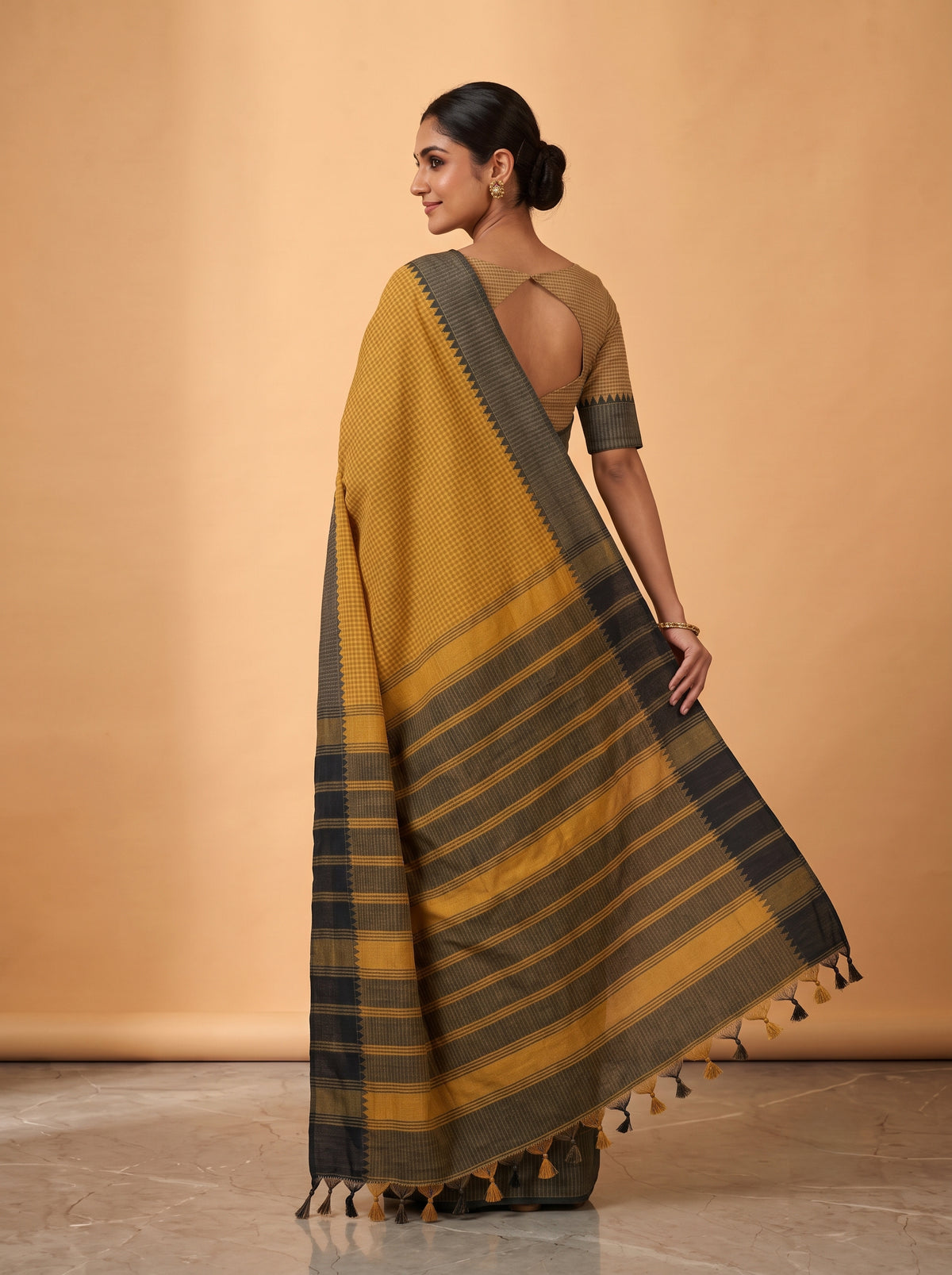 Mangalagiri 80 count Check Handloom Cotton Saree - Yellow and Black