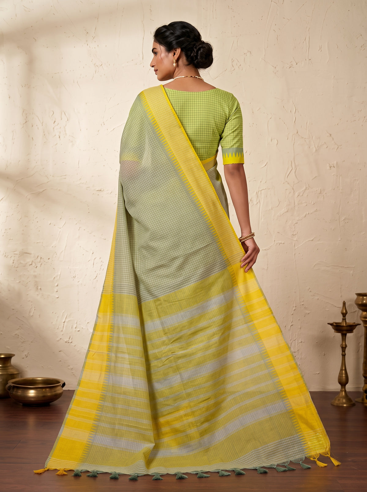Mangalagiri 80 count Check Handloom Cotton Saree - Ash Grey