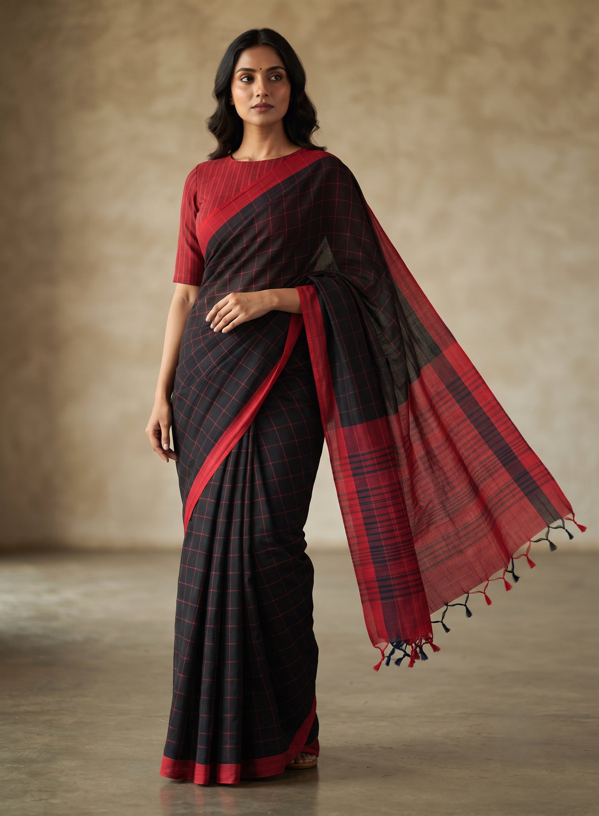 Mangalagiri 80 count Check Handloom Cotton Saree - Red & Black