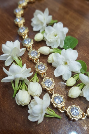 Alternative view of Vintage style panchaloham Necklace