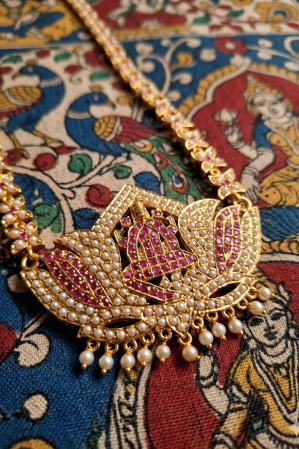 Alternative view of Vintage style panchaloham Necklace