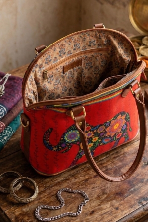 Alternative view of Elephant digital printed Tote bag